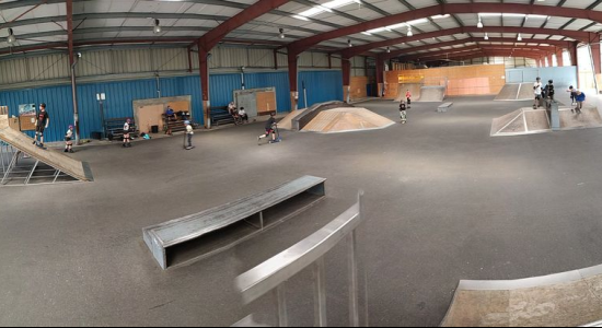 SKATE ROLLER ET TROTTINETTES