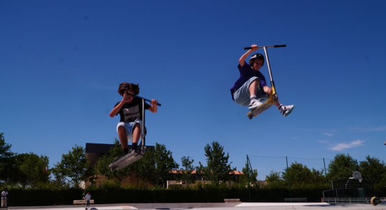 SKATE ROLLER ET TROTTINETTES