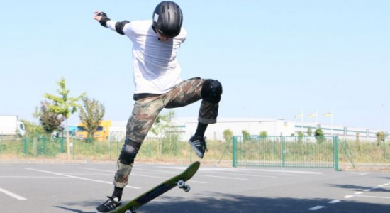 SKATE ROLLER ET TROTTINETTES