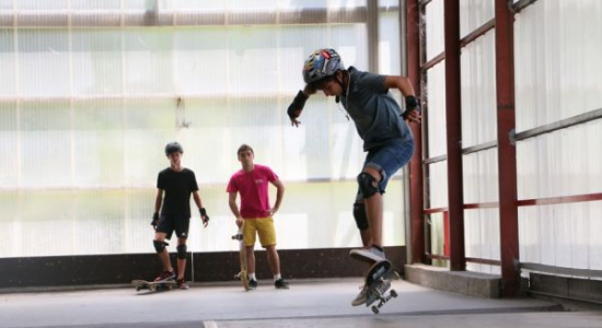 SKATE ROLLER ET TROTTINETTES