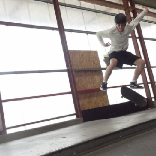 SKATE ROLLER ET TROTTINETTES